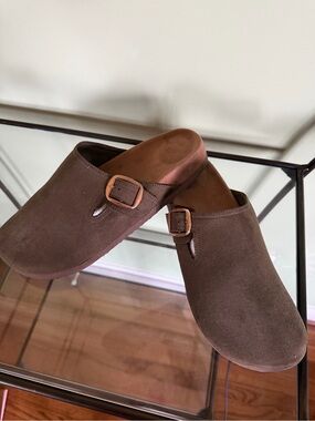 Time and Tru Moss Green Faux Suede Clog Mules with Buckle